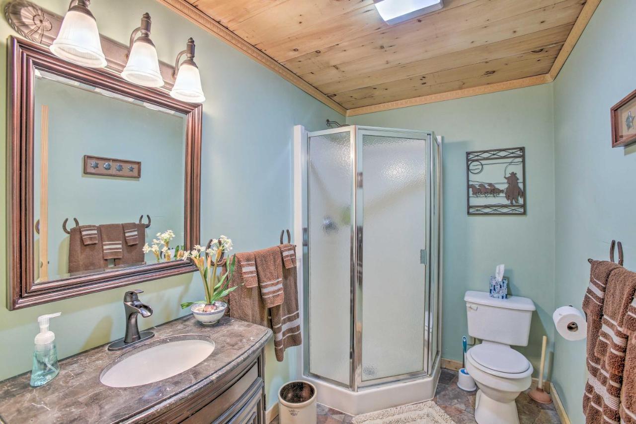 Resort Cabin With Fire Pit Golf, Hike And Play! Rothbury Exterior photo