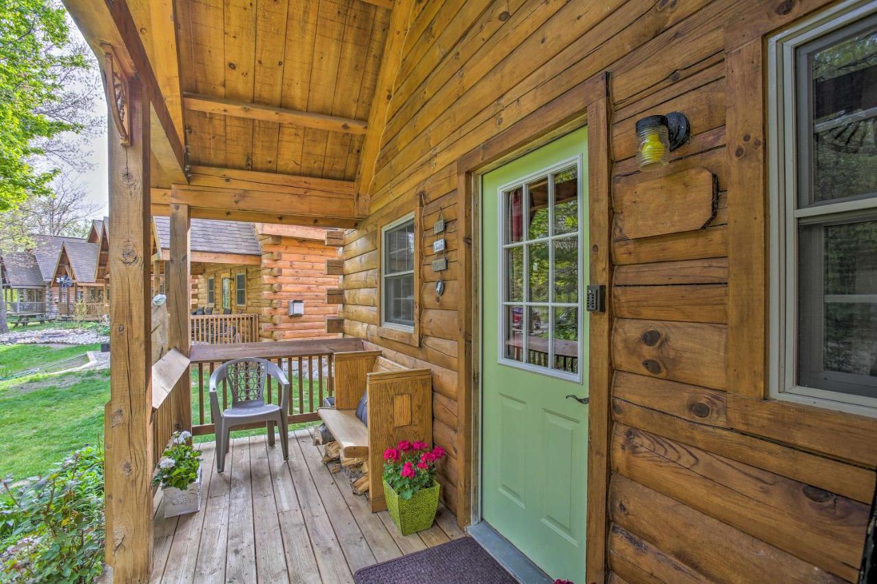 Resort Cabin With Fire Pit Golf, Hike And Play! Rothbury Exterior photo