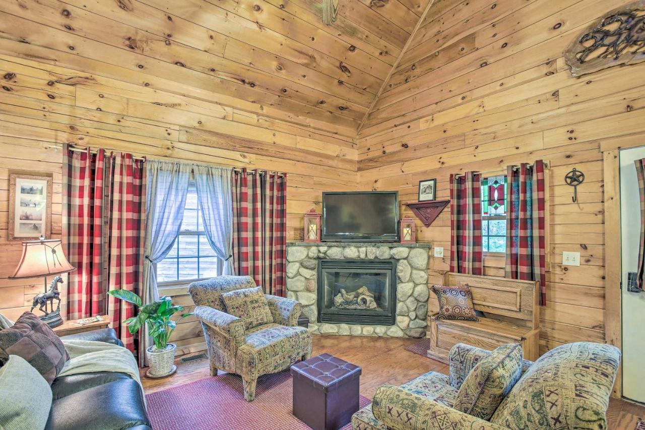Resort Cabin With Fire Pit Golf, Hike And Play! Rothbury Exterior photo