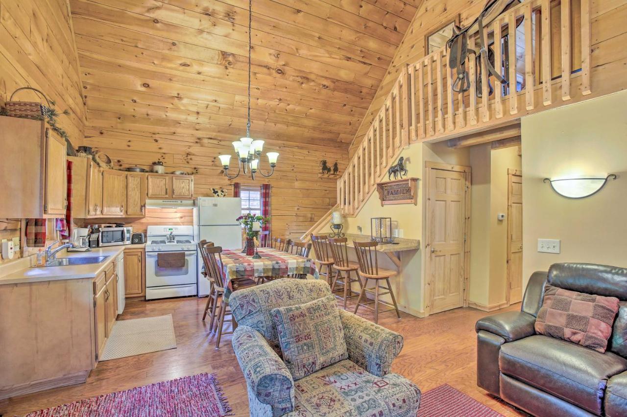 Resort Cabin With Fire Pit Golf, Hike And Play! Rothbury Exterior photo